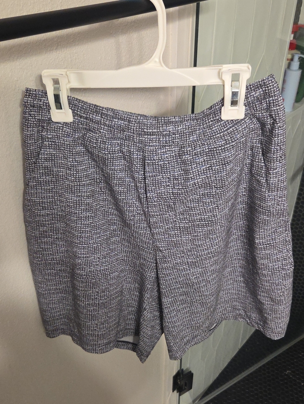 lululemon athletica Men’s Navy Patterned Athletic Shorts